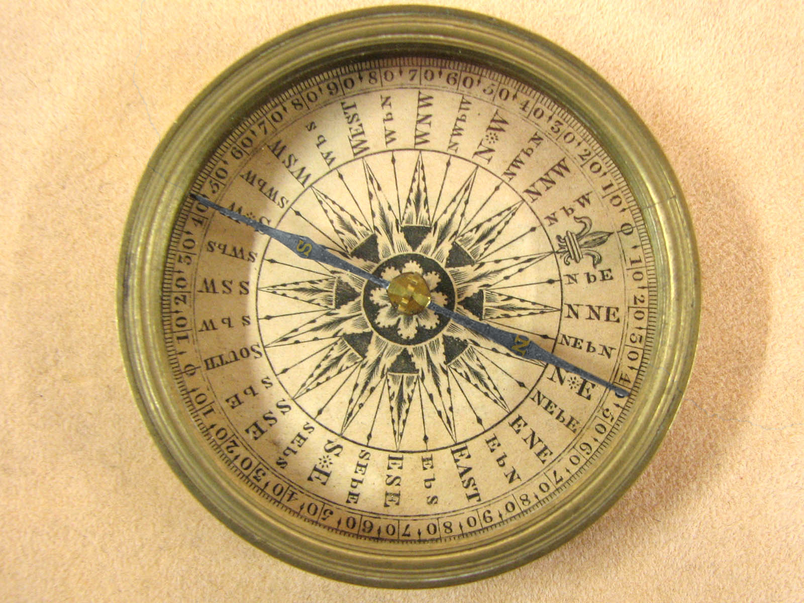 19th century Georgian brass cased explorers compass with lid